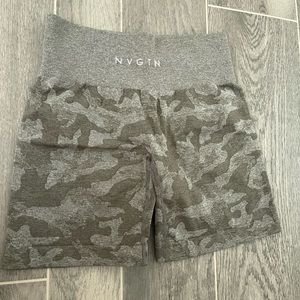 NVGTN camo seamless shorts